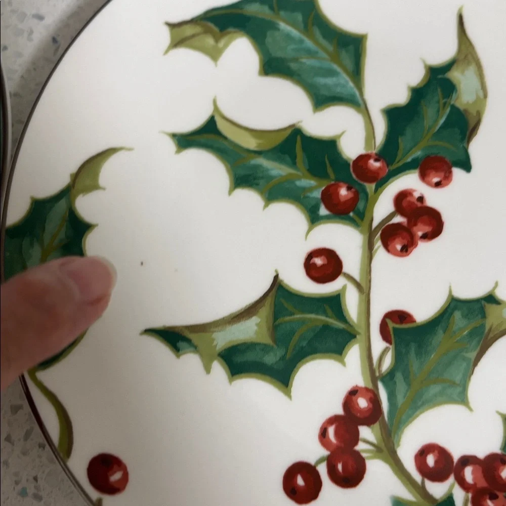 Restoration Hardware 2001 Holly Berry Holiday Salad Dessert Plates Set of 3